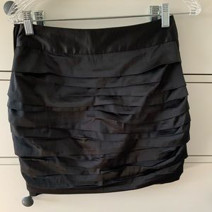 Super adorable satin layered skirt. Size 2 bought from Express.